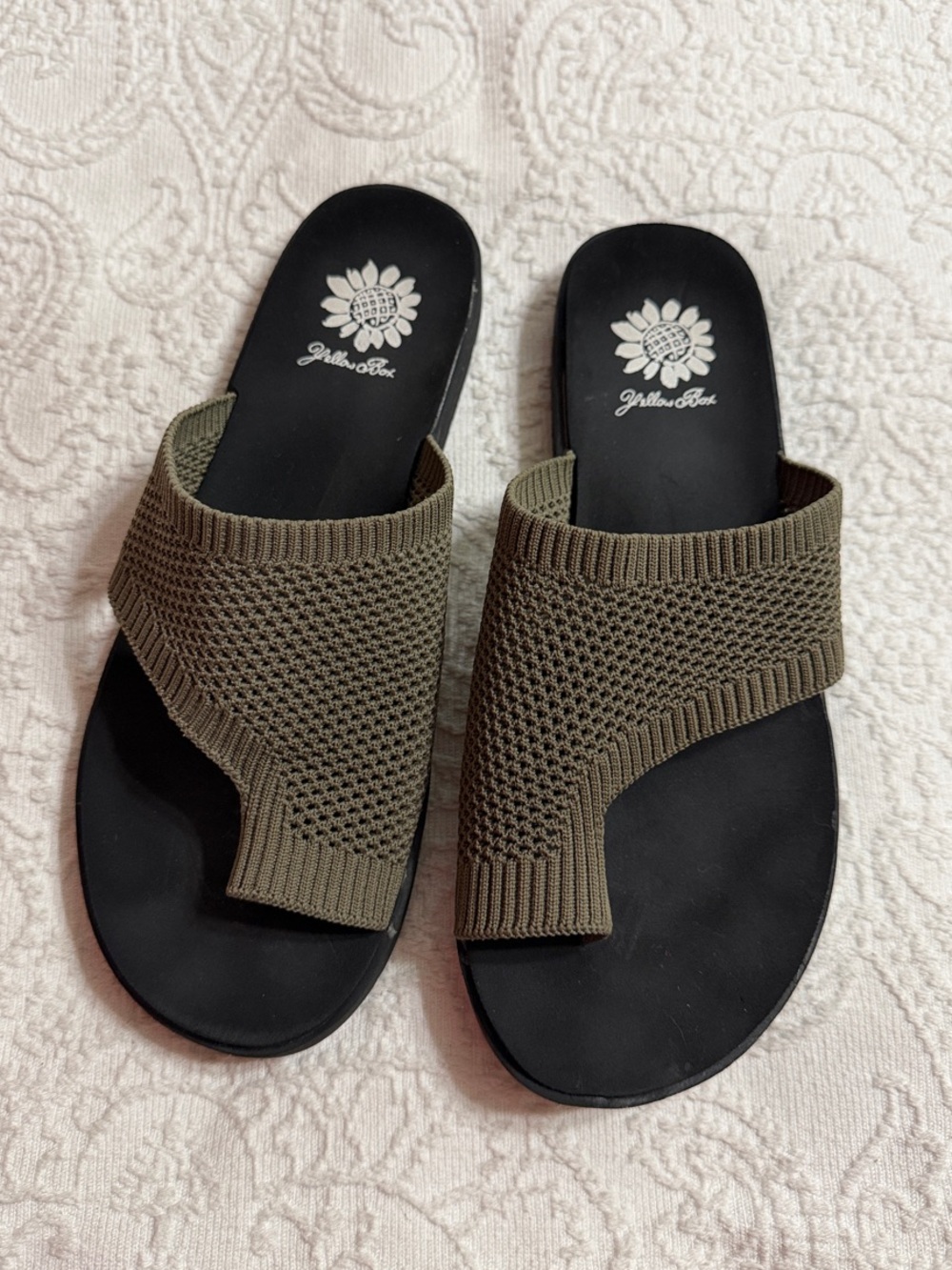 Yellow Box Olive Knit Slide Thong Sandals Size 8